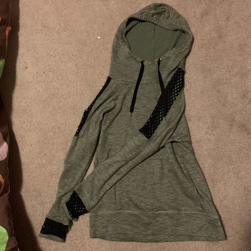 Sweatshirt